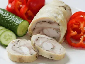 Курячий рулет у пароварці – рецепт для сімейного столу